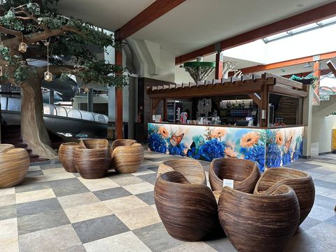 Butterfly Bar